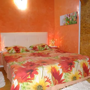 orange-flower-apartments.sofiahotelsbg.com/